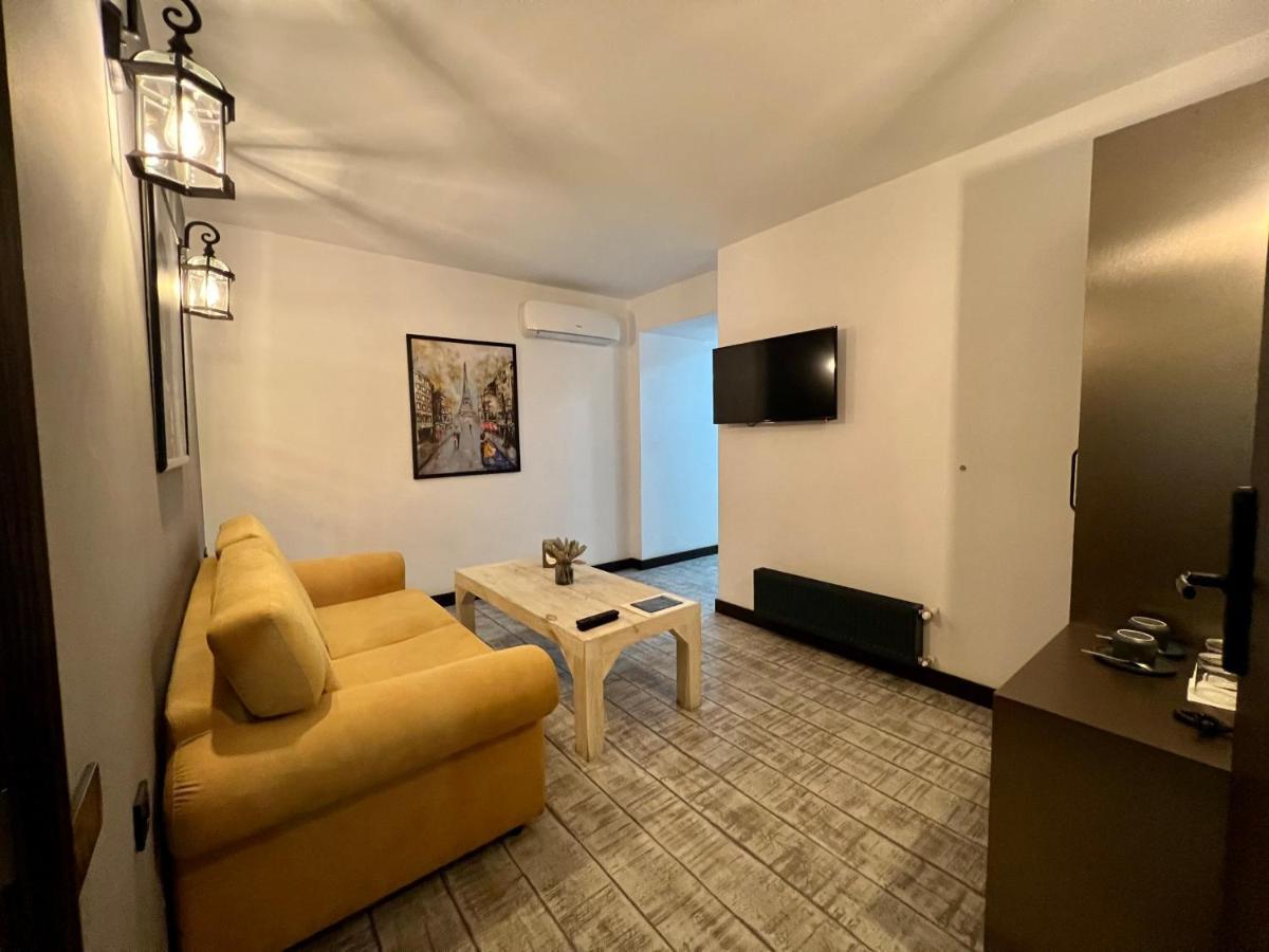 Monk House Otel Erivan Dış mekan fotoğraf