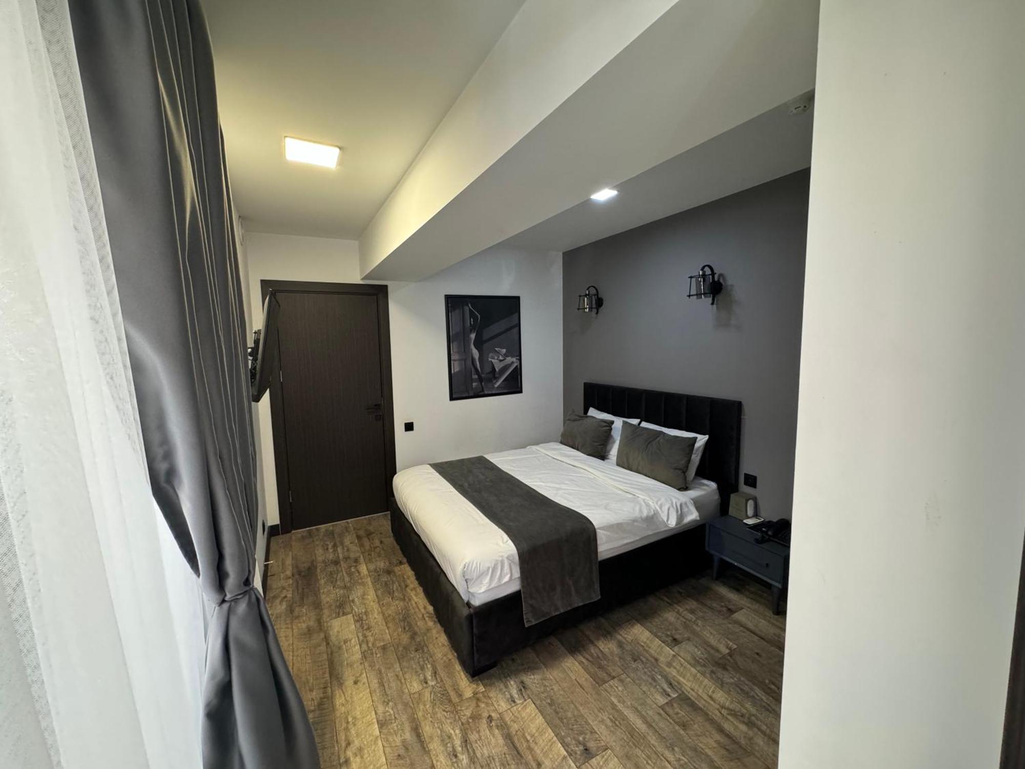 Monk House Otel Erivan Dış mekan fotoğraf