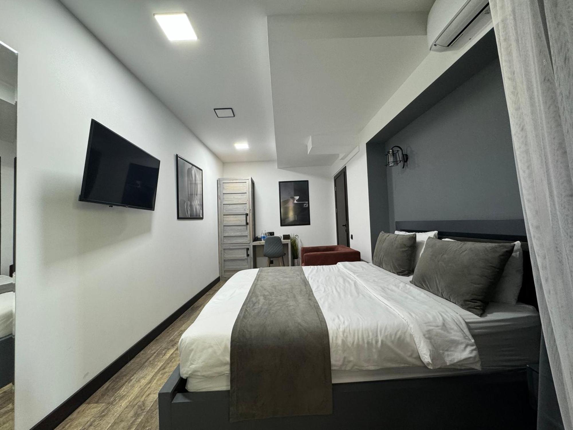Monk House Otel Erivan Dış mekan fotoğraf