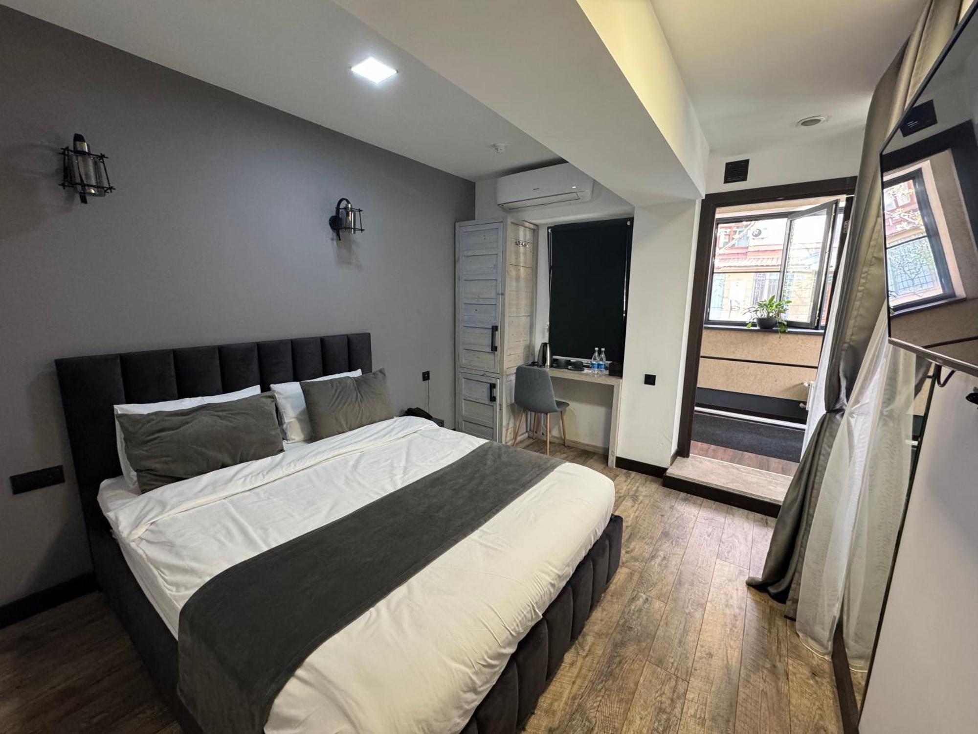 Monk House Otel Erivan Dış mekan fotoğraf