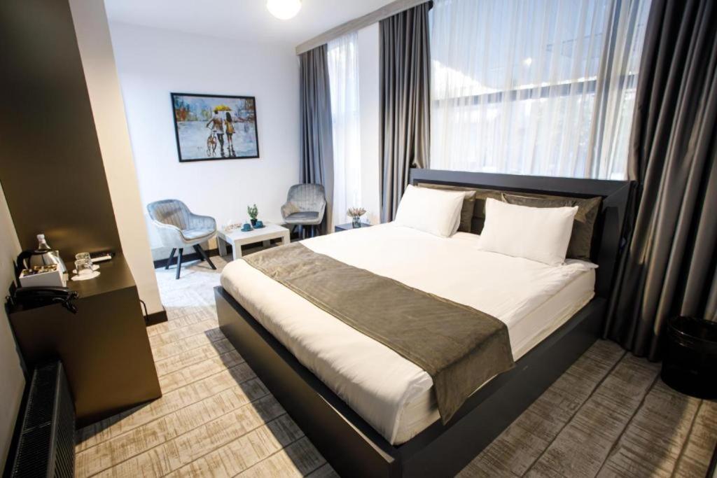 Monk House Otel Erivan Dış mekan fotoğraf
